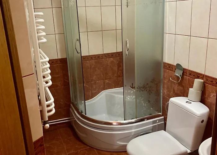 山林小屋 орхідея